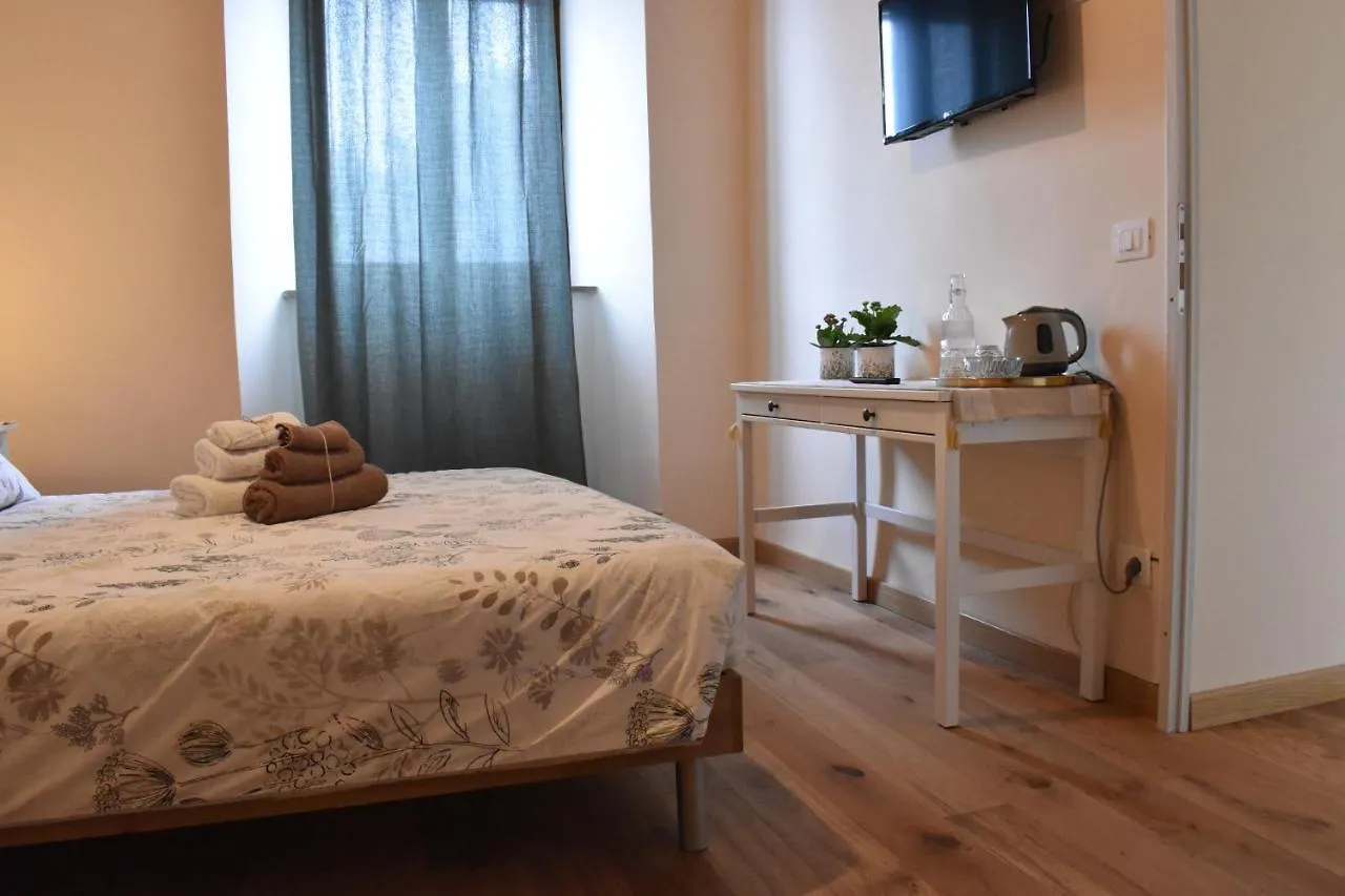 Guest house Claves Claustri - Camere In Appartamento Storico Sarteano