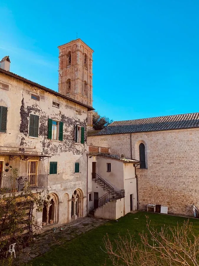 Guest house Claves Claustri - Camere In Appartamento Storico Sarteano Italy